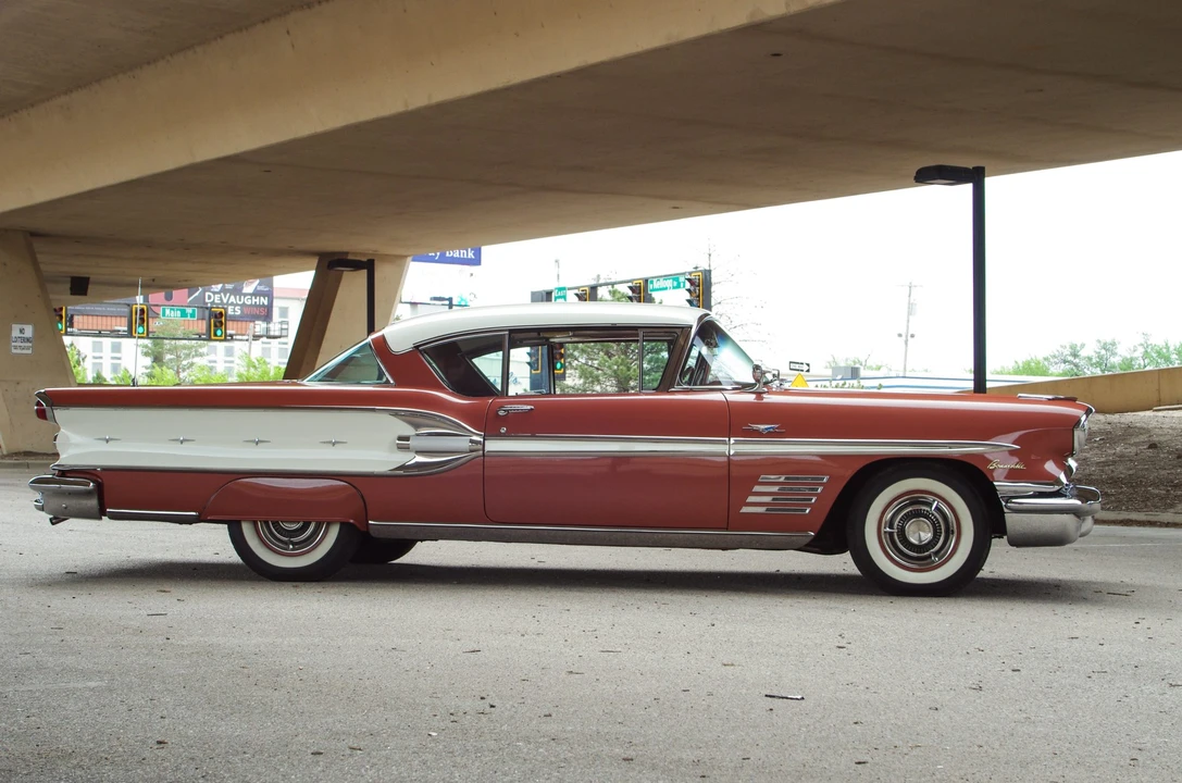 1958 Pontiac Bonneville 1st Gen - Image 11 of 31