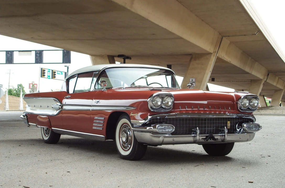 1958 Pontiac Bonneville 1st Gen - Image 2 of 31