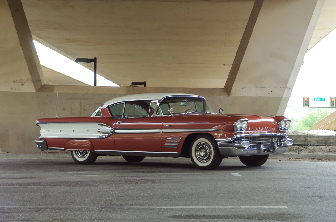 1958 Pontiac Bonneville 1st Gen - Image 8 of 31