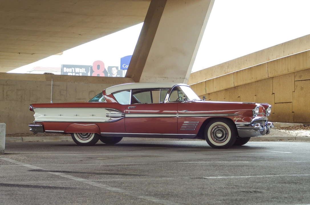 1958 Pontiac Bonneville 1st Gen - Image 10 of 31