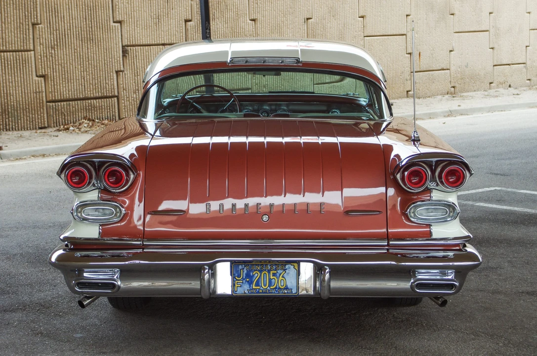 1958 Pontiac Bonneville 1st Gen - Image 25 of 31