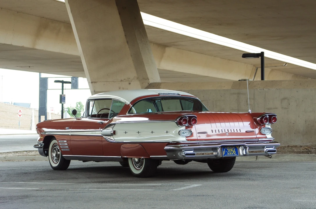 1958 Pontiac Bonneville 1st Gen - Image 27 of 31