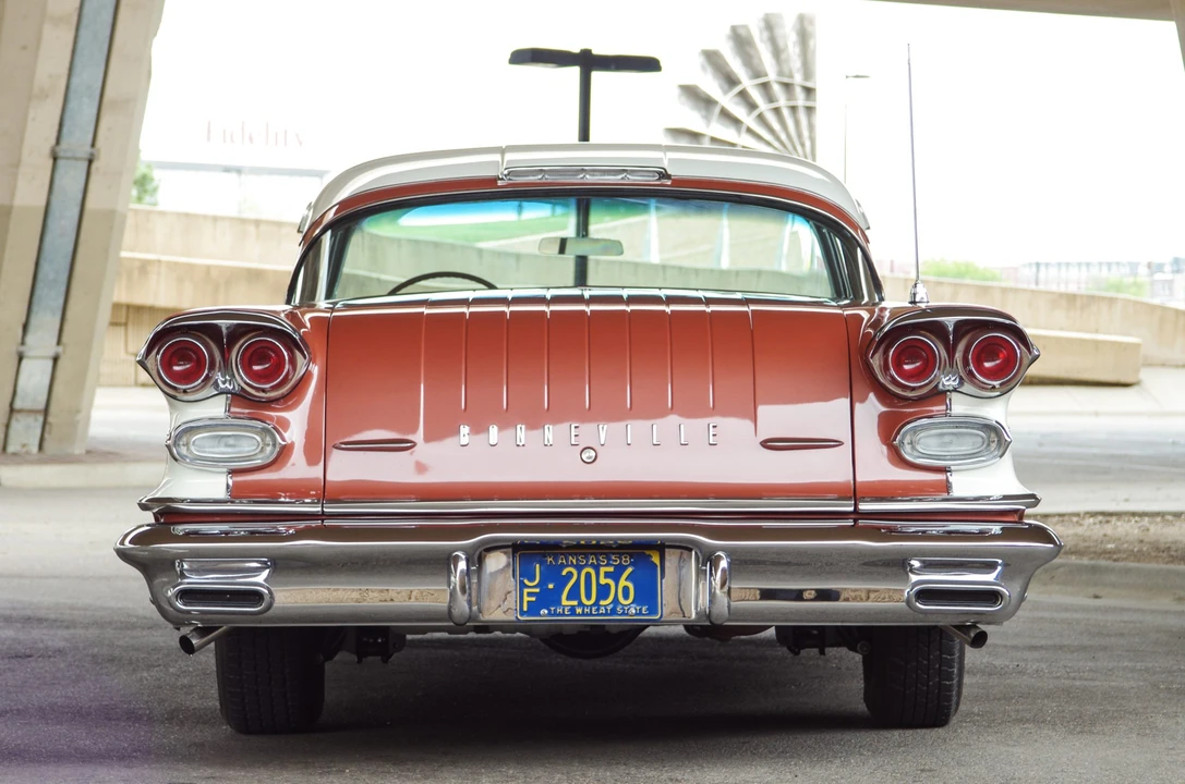 1958 Pontiac Bonneville 1st Gen - Image 22 of 31