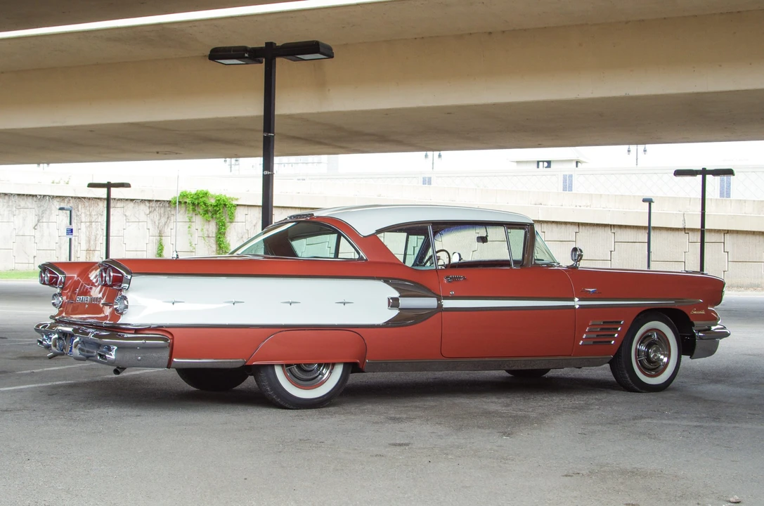 1958 Pontiac Bonneville 1st Gen - Image 14 of 31