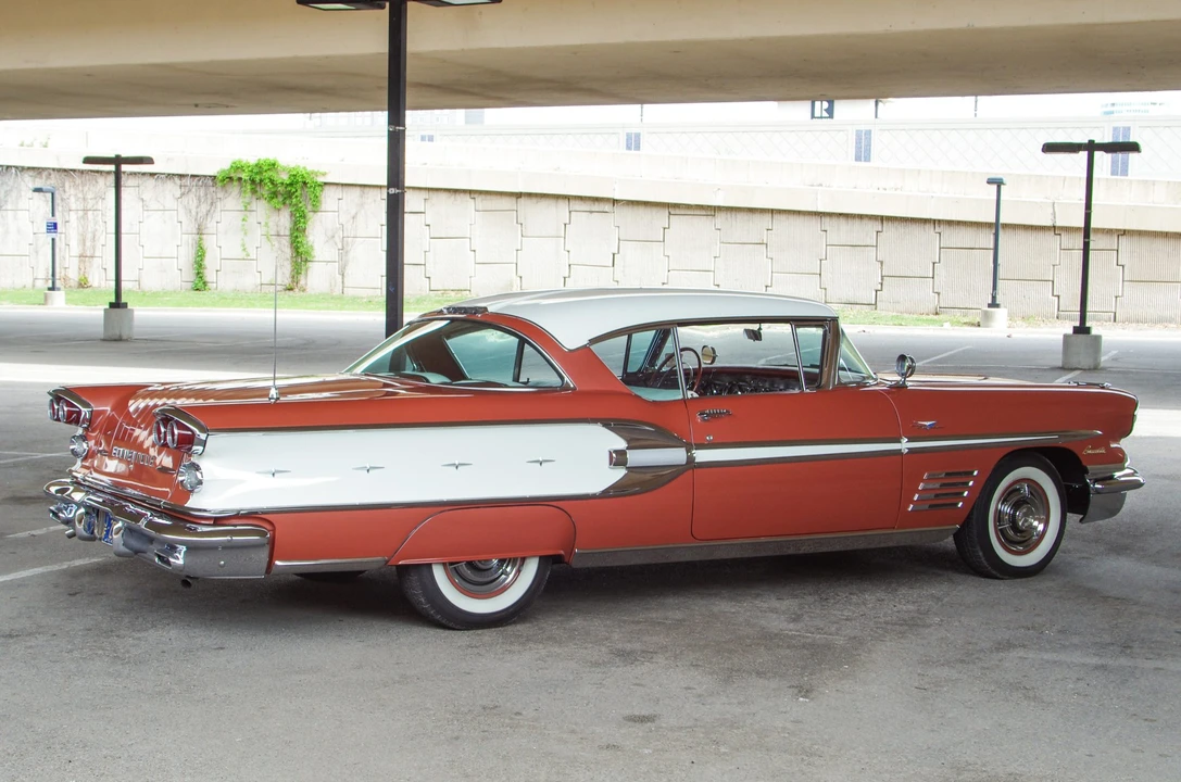 1958 Pontiac Bonneville 1st Gen - Image 13 of 31
