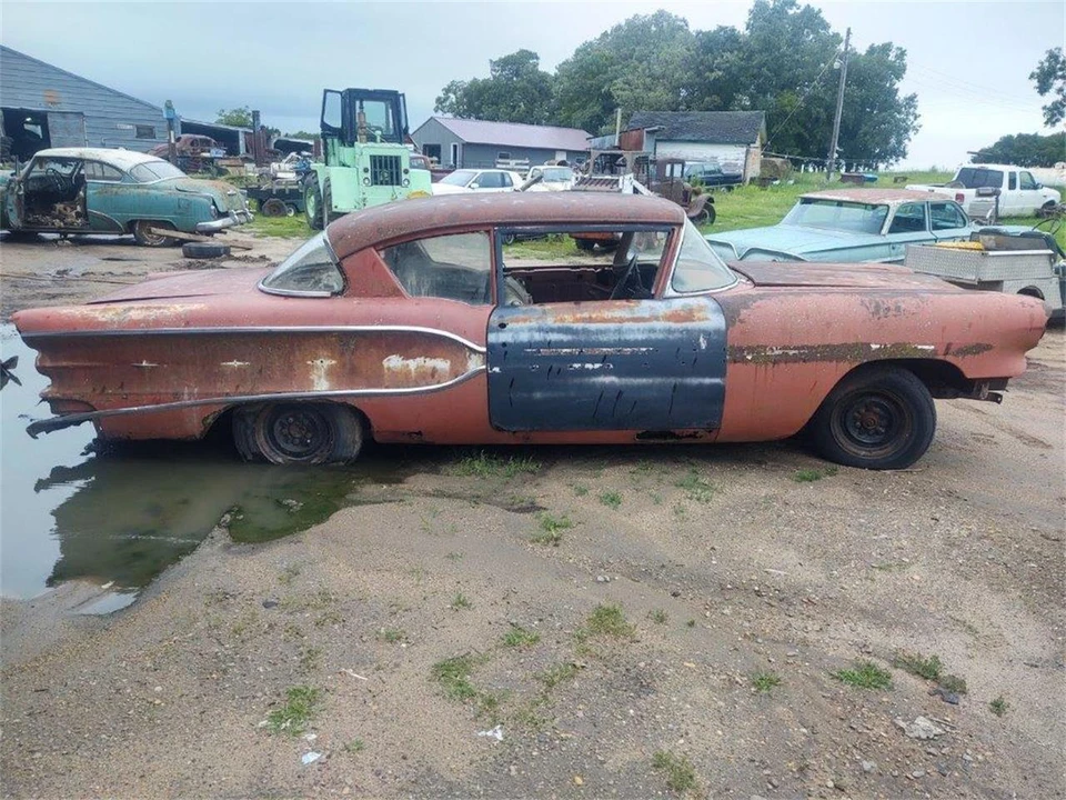 1958 Pontiac Chieftain - Image 3 of 8