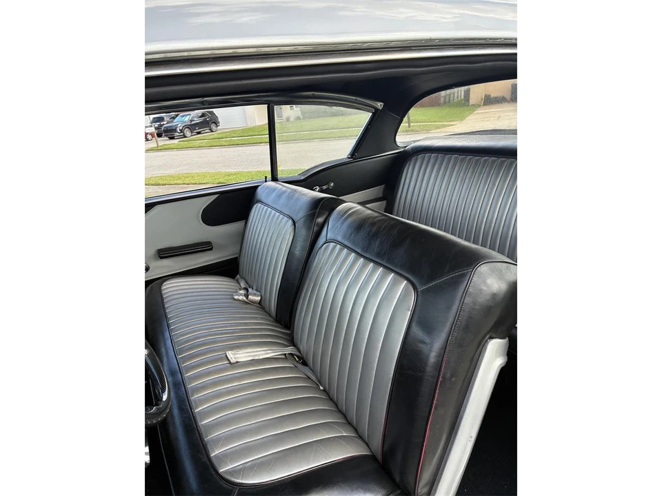 1958 Pontiac Chieftain - Image 7 of 12