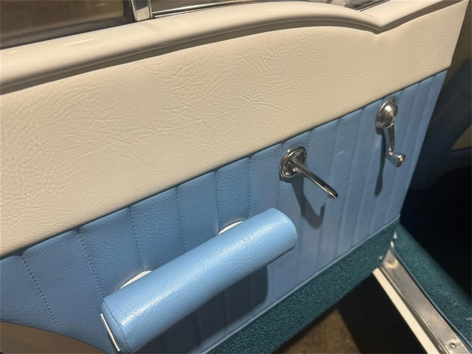 1958 Pontiac Chieftain - Image 6 of 31