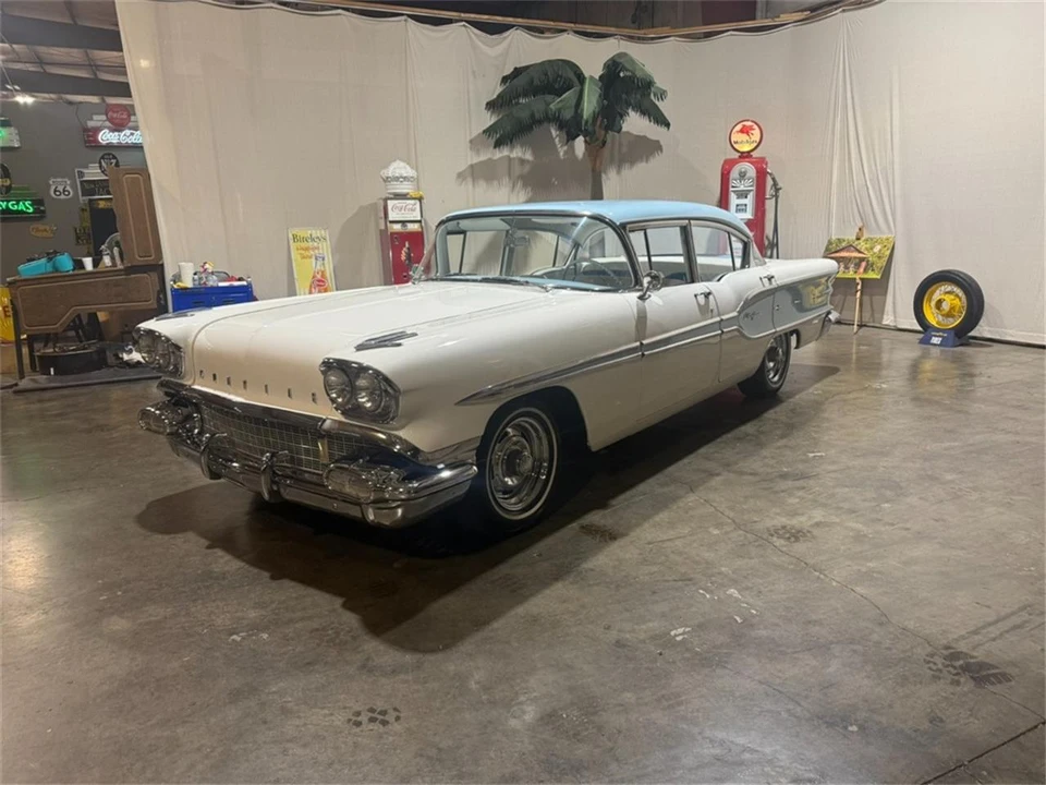 1958 Pontiac Chieftain - Image 13 of 31