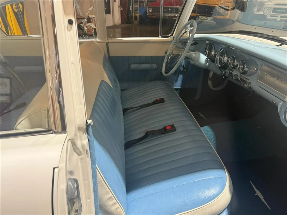1958 Pontiac Chieftain - Image 19 of 31