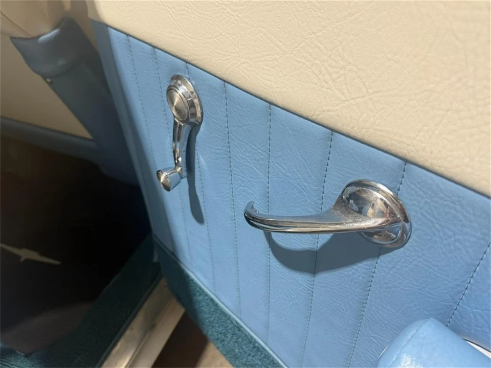 1958 Pontiac Chieftain - Image 15 of 31