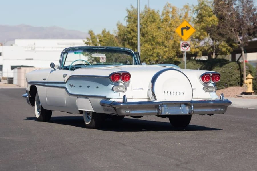1958 Pontiac Chieftain - Image 3 of 10