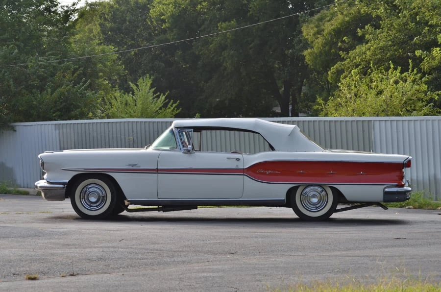 1958 Pontiac Chieftain - Image 2 of 11