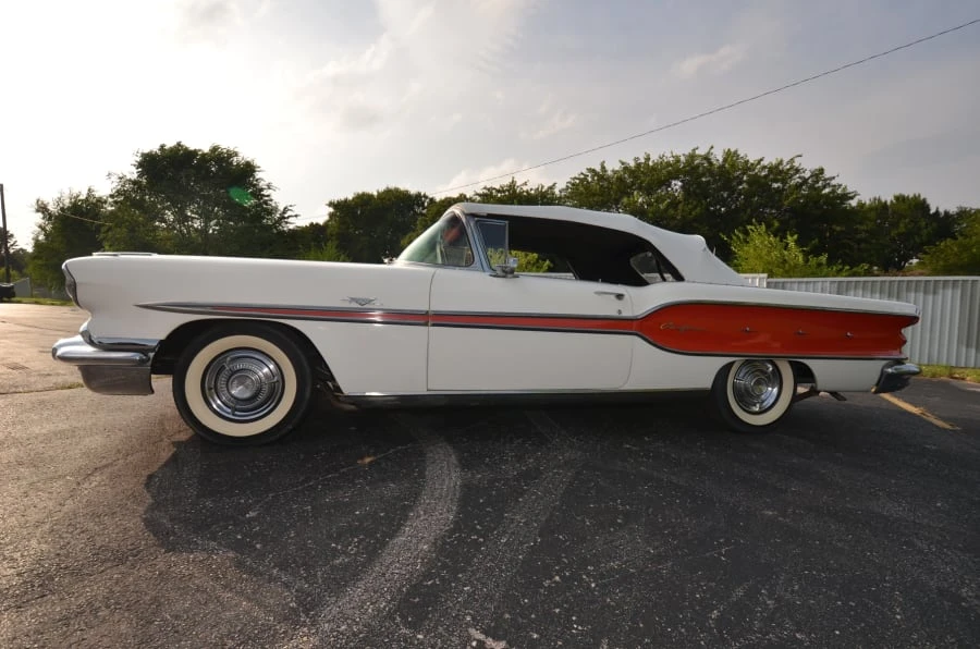 1958 Pontiac Chieftain - Image 9 of 11