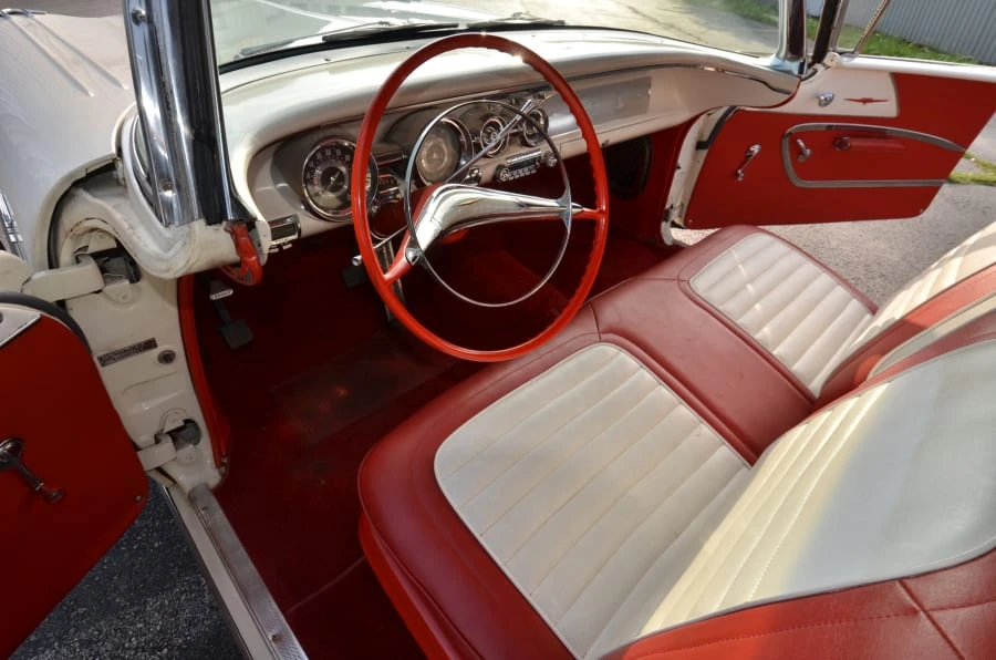 1958 Pontiac Chieftain - Image 4 of 10