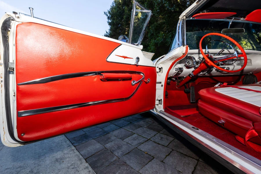 1958 Pontiac Chieftain - Image 26 of 31