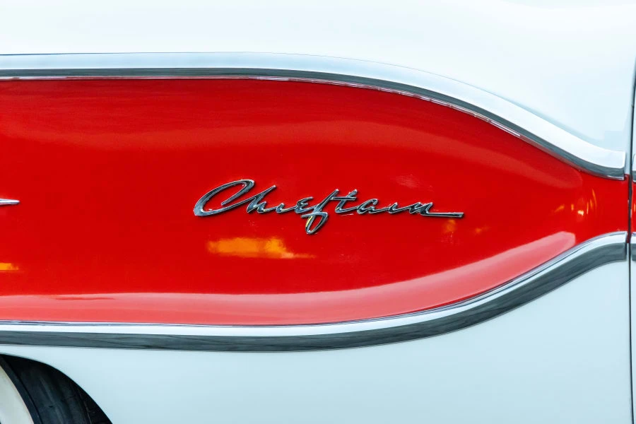 1958 Pontiac Chieftain - Image 9 of 31