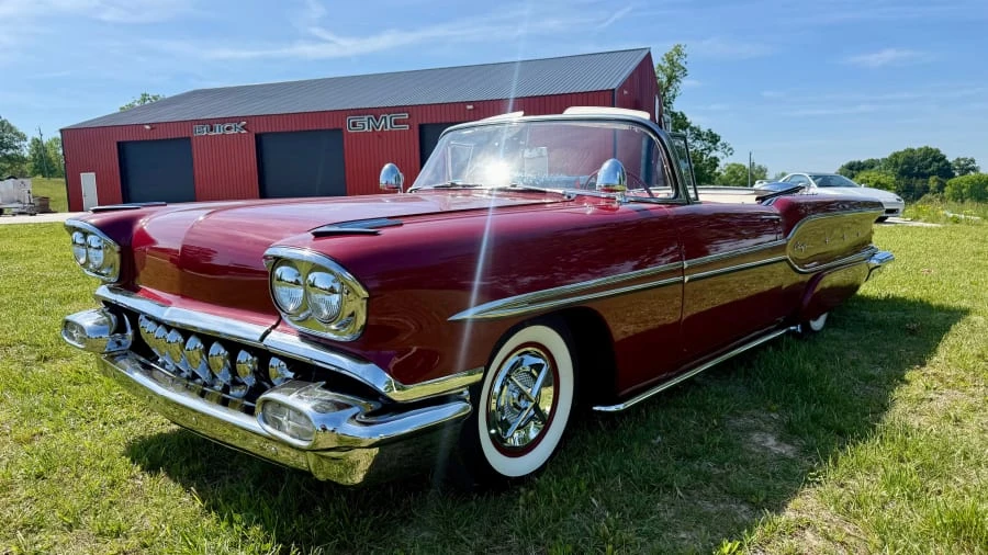 1958 Pontiac Chieftain - Image 10 of 16