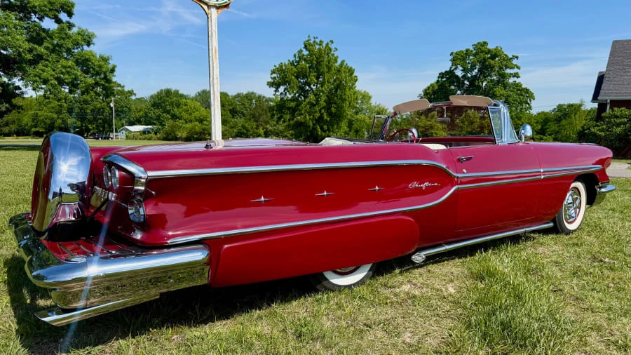 1958 Pontiac Chieftain - Image 7 of 16