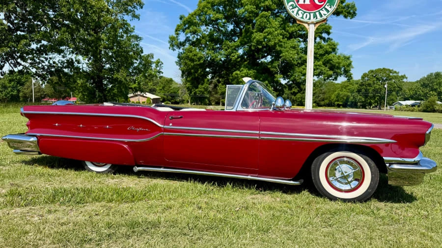 1958 Pontiac Chieftain - Image 6 of 16