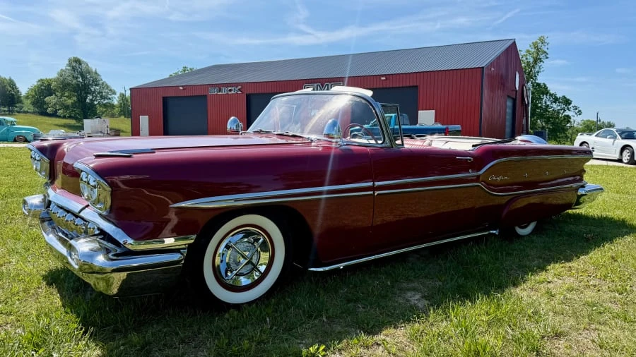 1958 Pontiac Chieftain - Image 8 of 16