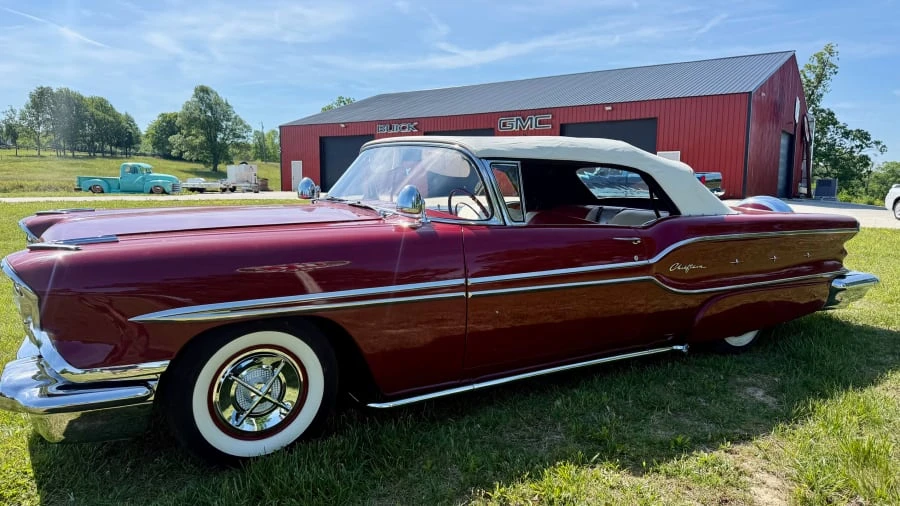 1958 Pontiac Chieftain - Image 5 of 16