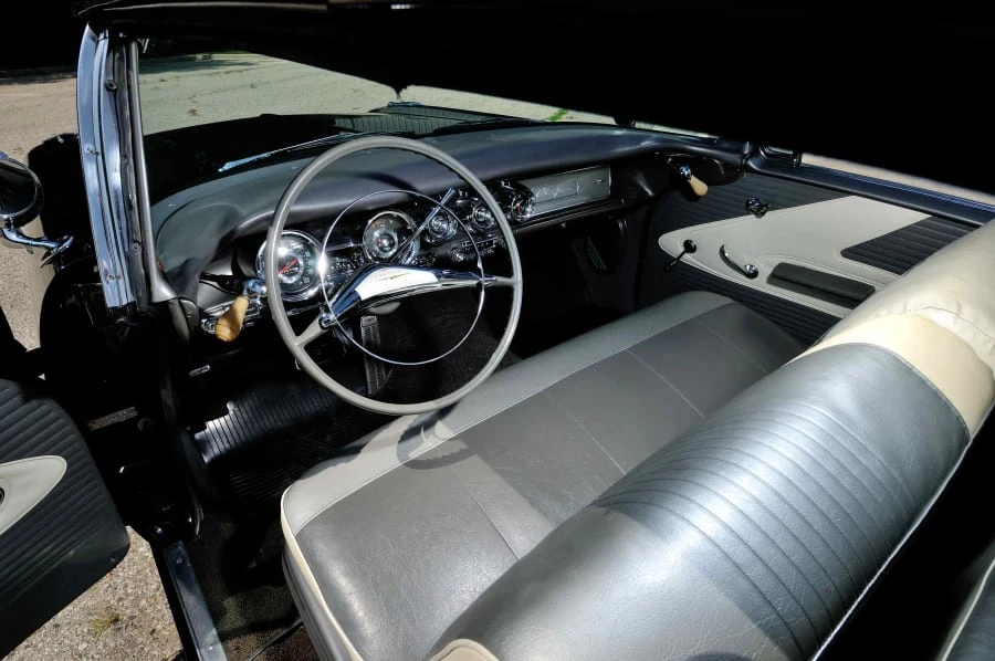 1958 Pontiac Chieftain - Image 4 of 12