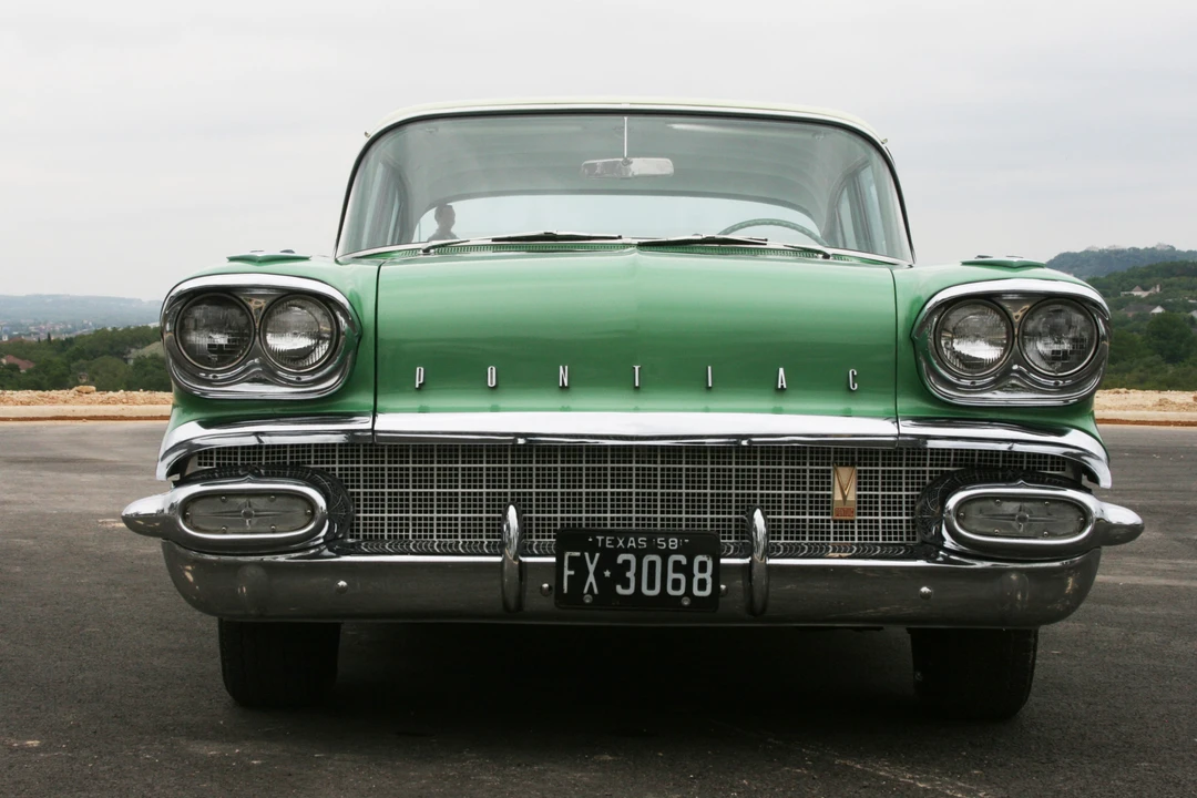 1958 Pontiac Chieftain - Image 11 of 31