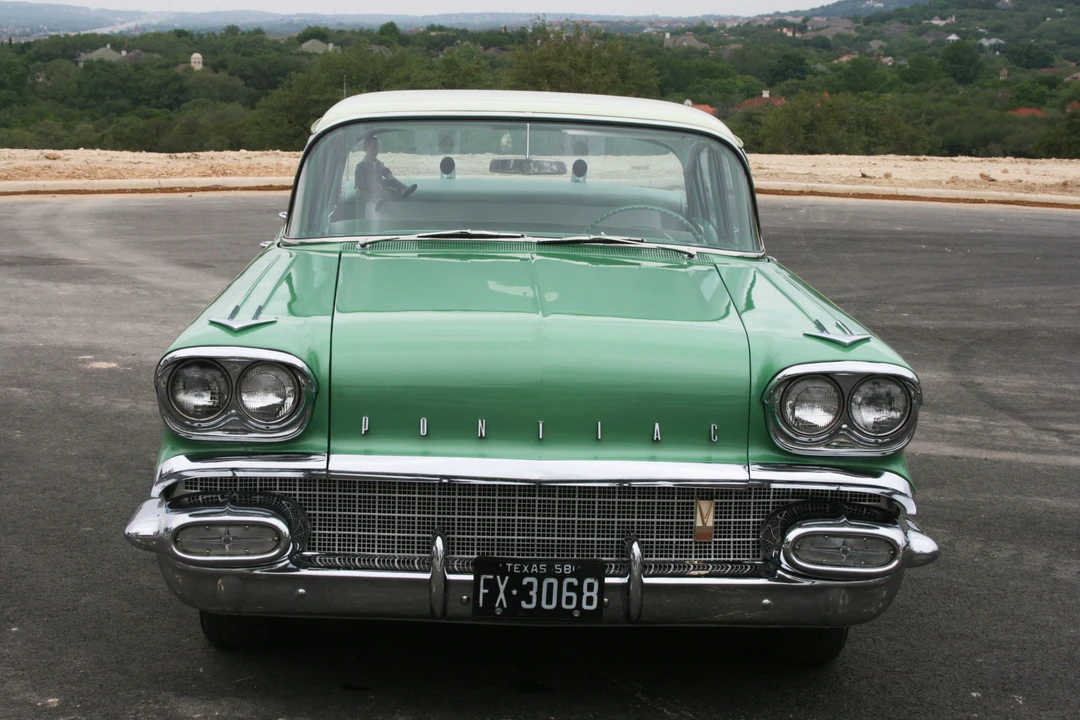 1958 Pontiac Chieftain - Image 10 of 31