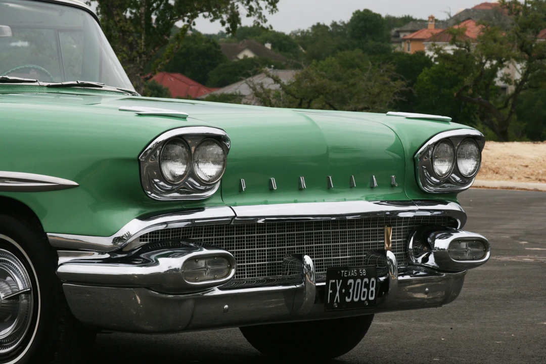 1958 Pontiac Chieftain - Image 12 of 31