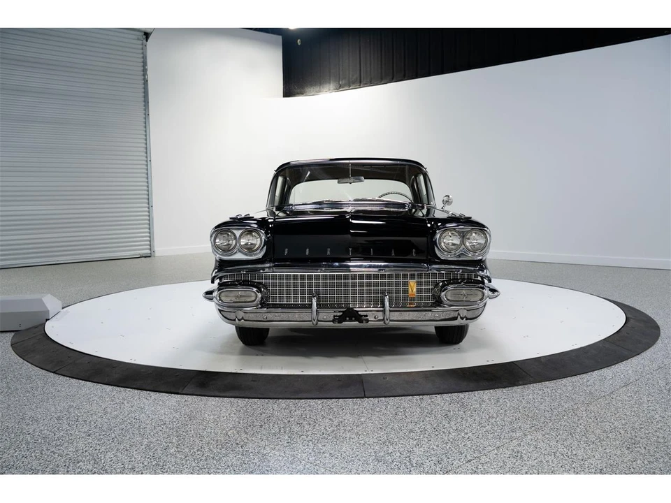 1958 Pontiac Chieftain - Image 2 of 31