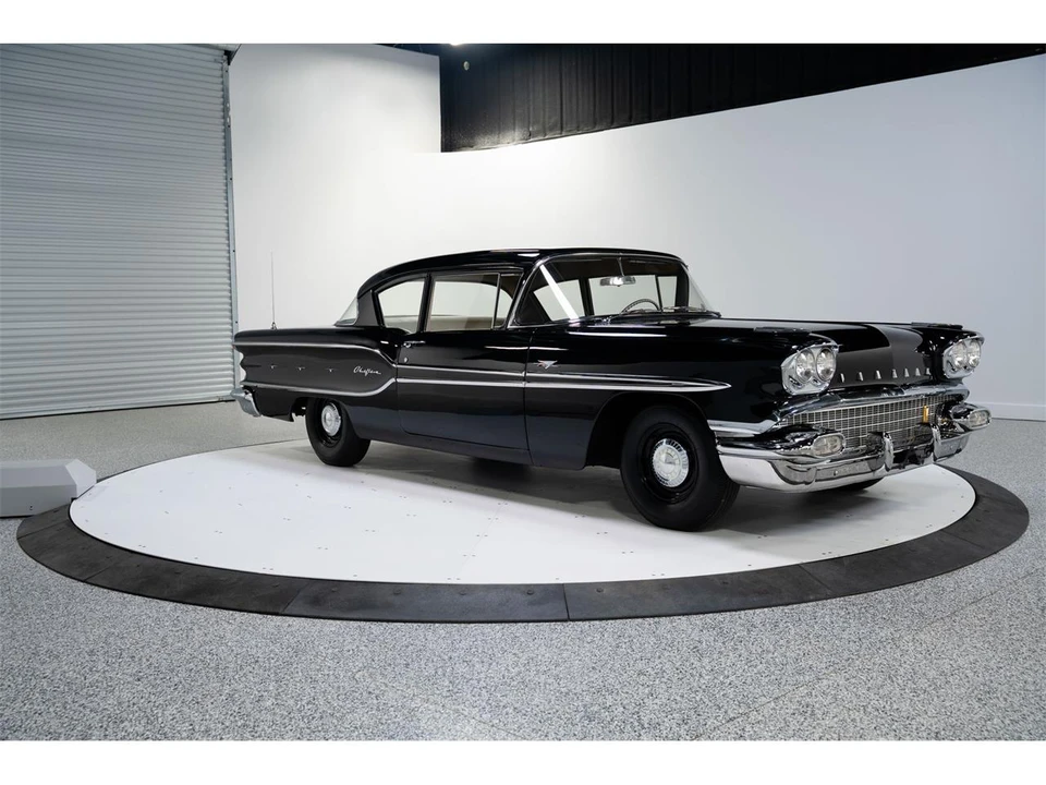 1958 Pontiac Chieftain - Image 9 of 31