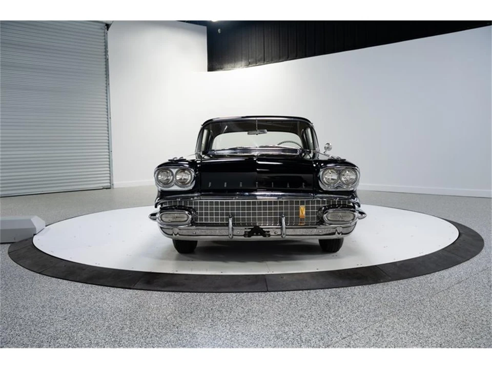 1958 Pontiac Chieftain - Image 2 of 31