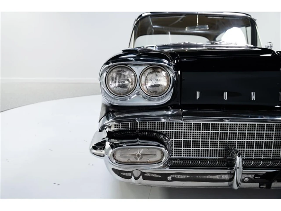 1958 Pontiac Chieftain - Image 10 of 31