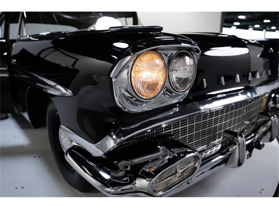 1958 Pontiac Chieftain - Image 16 of 31