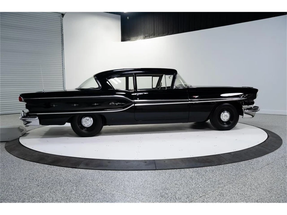 1958 Pontiac Chieftain - Image 7 of 31