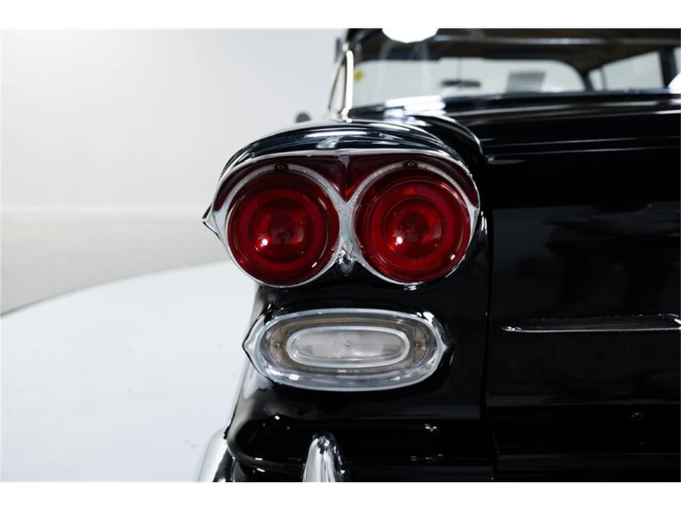 1958 Pontiac Chieftain - Image 23 of 31