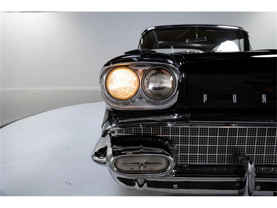 1958 Pontiac Chieftain - Image 17 of 31