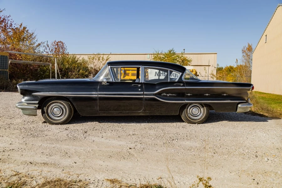1958 Pontiac Chieftain - Image 15 of 31