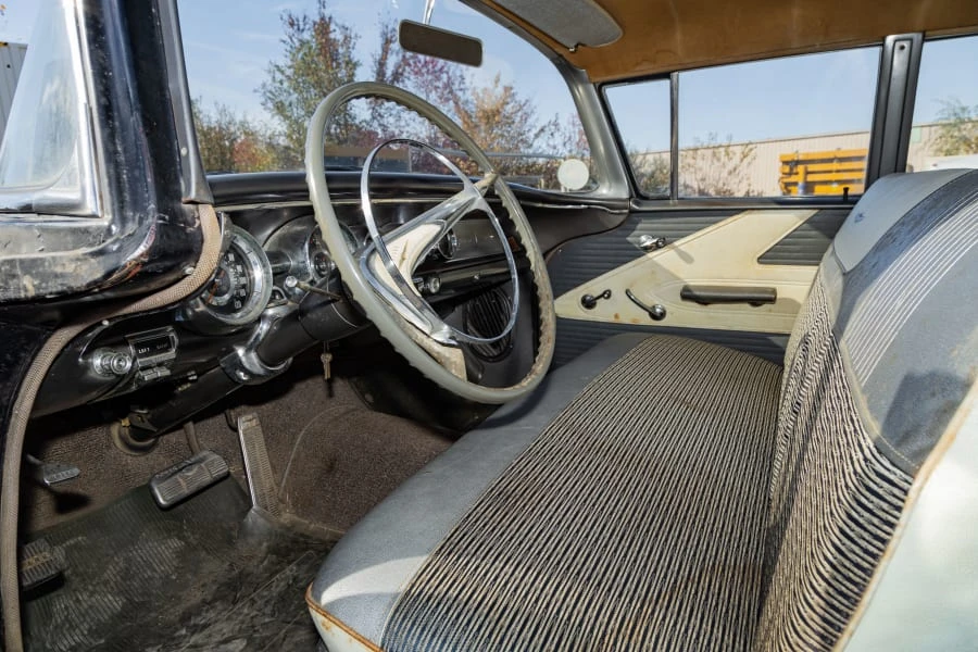 1958 Pontiac Chieftain - Image 17 of 31