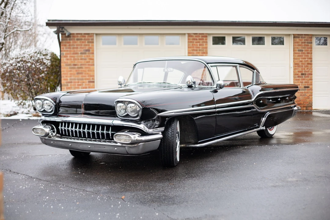 1958 Pontiac Chieftain - Image 2 of 31