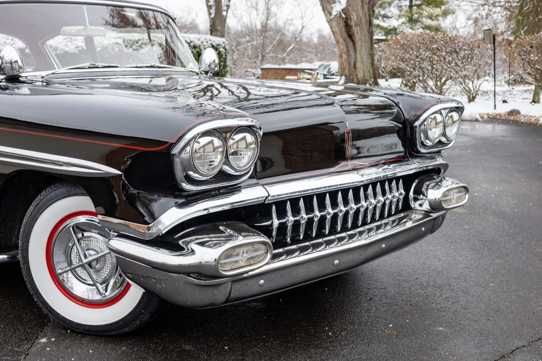 1958 Pontiac Chieftain - Image 10 of 31