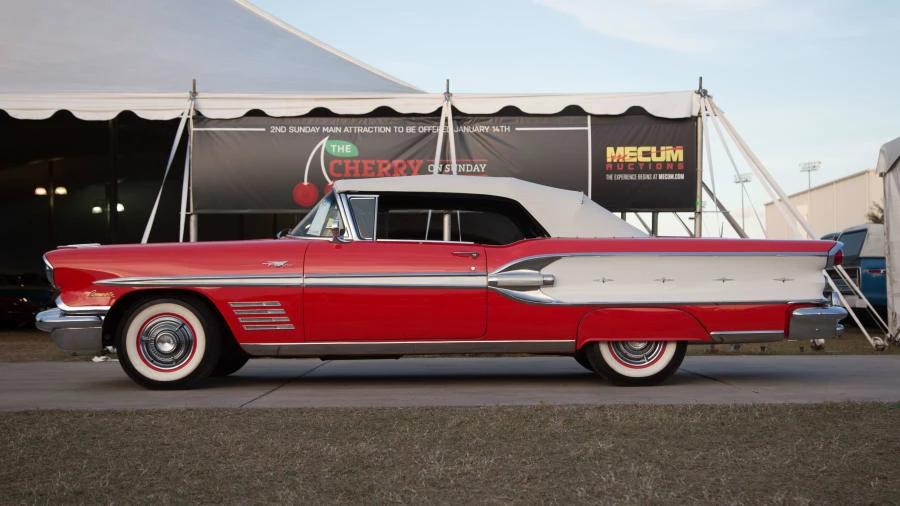1958 Pontiac - Image 2 of 9