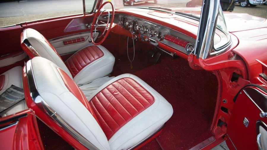 1958 Pontiac - Image 5 of 9