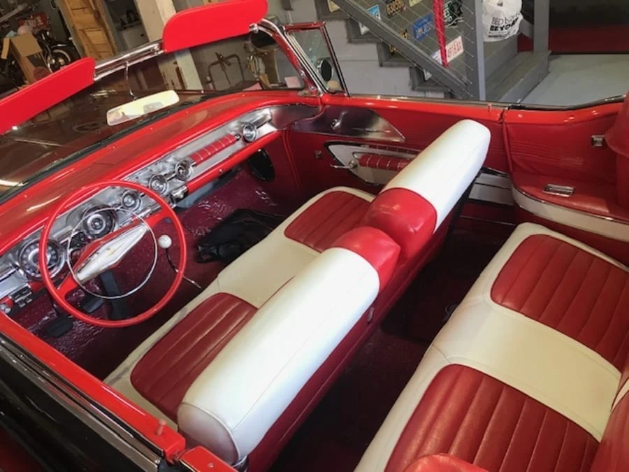 1958 Pontiac Parisienne - Image 22 of 30