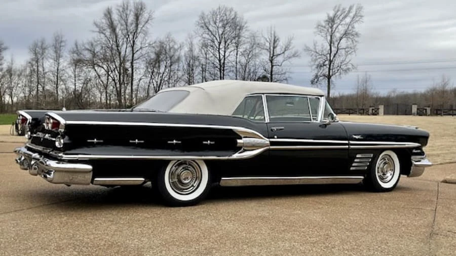 1958 Pontiac Parisienne - Image 7 of 30