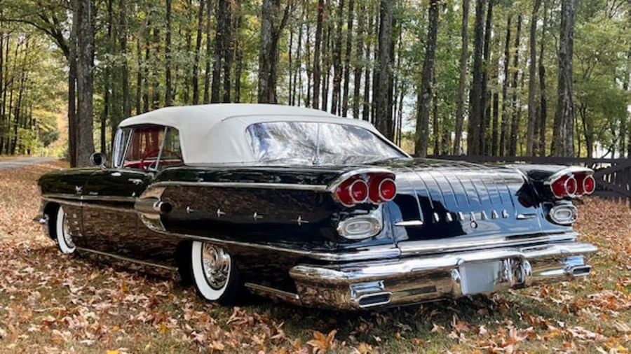 1958 Pontiac Parisienne - Image 13 of 30