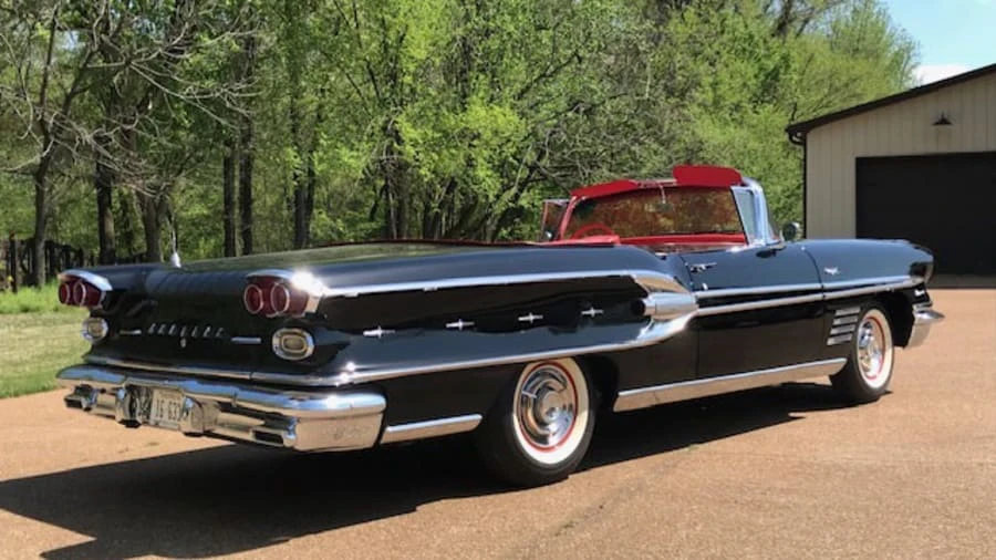 1958 Pontiac Parisienne - Image 3 of 30