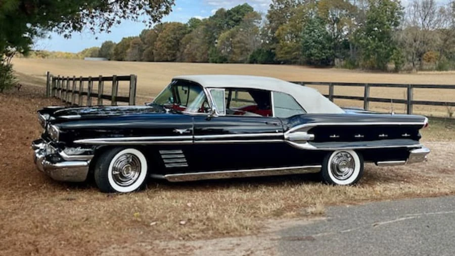 1958 Pontiac Parisienne - Image 15 of 30