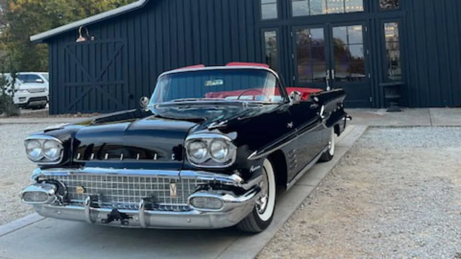 1958 Pontiac Parisienne - Image 9 of 30